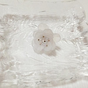 Accessoires de bijoux de bague de bague de fleur blanche en argent blanc, accessoires et bagues pour dames et autres