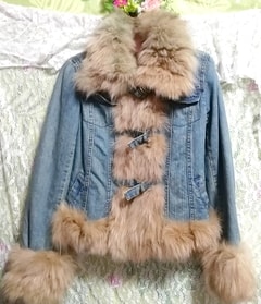 Manteau court / extérieur / cardigan en denim bleu clair en vraie fourrure
