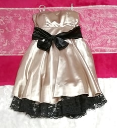 粉色香槟色光泽黑色蕾 丝缎带一件连衣裙粉色香槟色光泽黑色蕾 丝缎带一件连衣裙