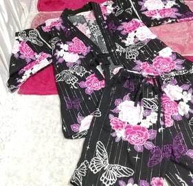 Conjunto de 2 haori y pantalón de kimono happi de rosas y mariposas negras, juego de 2 conjuntos de kimono y pantalones de happi de rosas y mariposas con motivos florales negros, 2