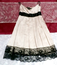 フローラルホワイトと黒のレース光沢キャミソールワンピース/ネグリジェ Floral white black lace gloss camisole onepiece/negligee