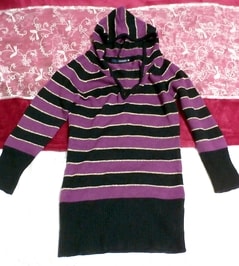 Lila und schwarz gestreifter gestreifter Pullover / Tops / Strick Lila schwarze Streifen Muster Kapuzenpullover / Tops / Strick
