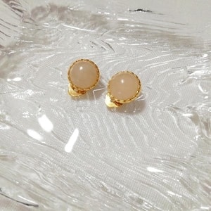 Pearl pink simple round earrings jewelry accessories, Ladies Accessories & Earrings & Others