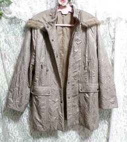 Abrigo con capucha de piel de conejo color lino / manto / exterior