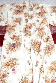 Elfenbeinfarbenes Chrysanthemenmuster Yukata / Japanische Kleidung / Kimono