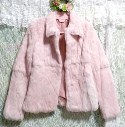 Lindo abrigo de piel de conejo color melocotón rosa forro rosa oscuro / exterior
