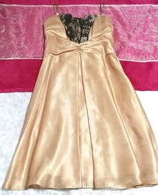 Genet Vivien Made in Japan Flachsfarbe Leibchen Einteiler Kleid Hergestellt in Japan Flachsfarbe Leibchen Einteiler Kleid