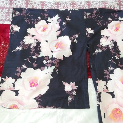 海军蓝白色樱花粉红色花卉浴衣和服日本连衣裙，女士和服，和服和浴衣等