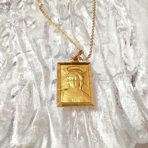 聖母マリア像金色ネックレス首輪チョーカー/ジュエリー/お守りアミュレット Statue of virgin mary golden necklace jewelry amulet