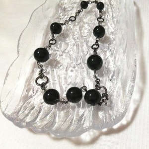Gargantilla con colgante de collar de perlas negras / interior de accesorios, accesorios y collares para mujer, colgantes y otros