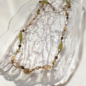 Collier de perles d'ivoire marron vert pendentif choker / bijoux, accessoires et colliers pour dames, pendentifs et autres
