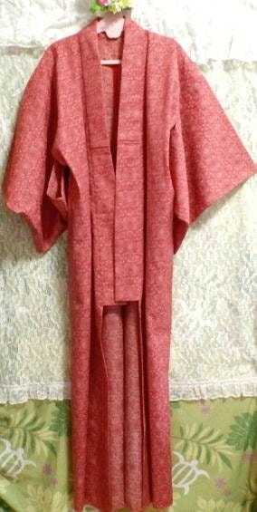 红色图案 / 日本服装 / 和服，时装和女士和服，和服和振袖