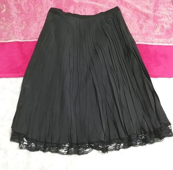 黑色薄薄纱裙，及膝裙和喇叭形裙，褶皱裙和中码