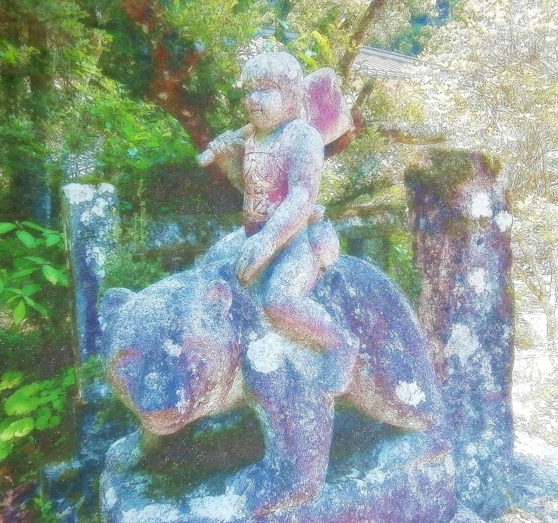 каменная статуя 6